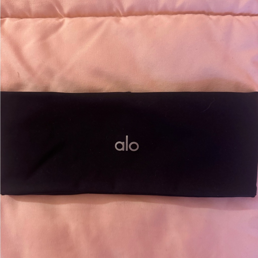 Alo Black Headband